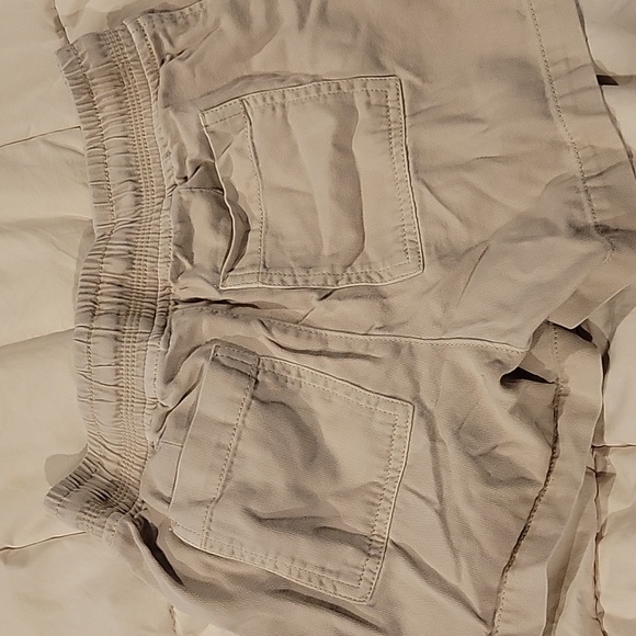 GAP kids size 8 cotton twill shorts. - Picture 3 of 3